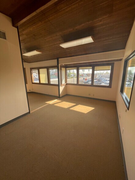 More Photos Of 1901-1907 Redondo Ave, Signal Hill Flex For Lease