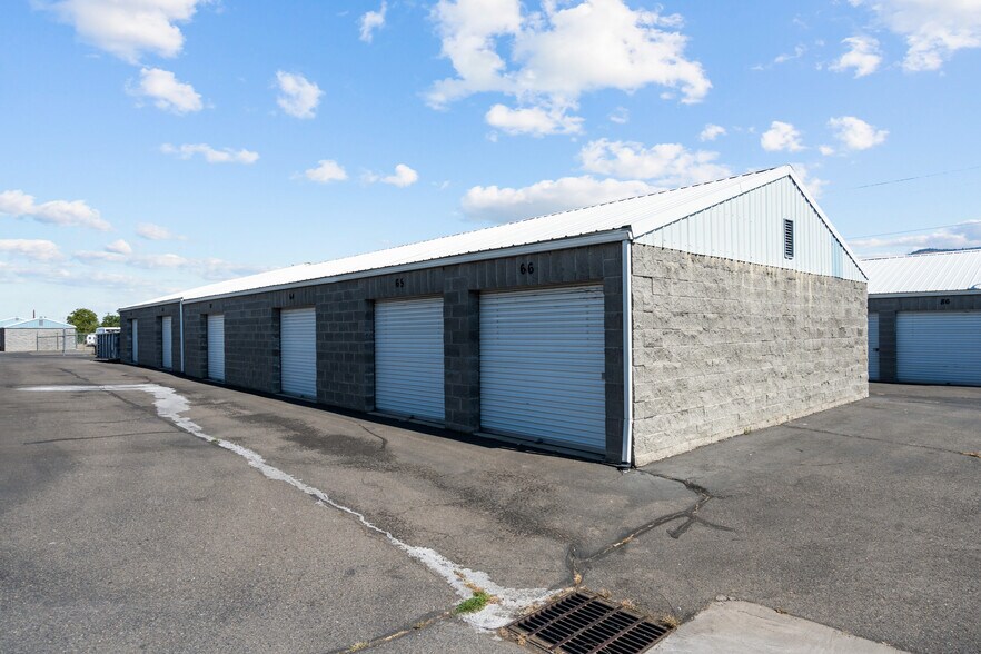 More Photos Of 1006 S Pacific Hwy, Talent Self Storage For Sale