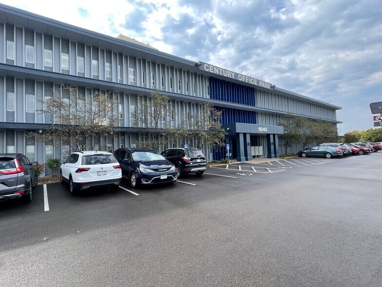 More Photos Of 6063 Hudson Rd, Woodbury Office For Lease