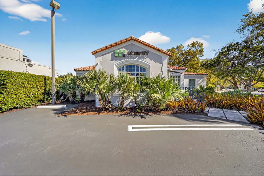 More Photos Of 5801 Biscayne Blvd, Miami Loft Creative Space For Lease