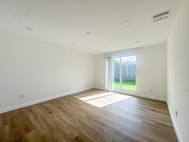 More Photos Of 5030 Farago Ave, Temple City Apartments For Sale