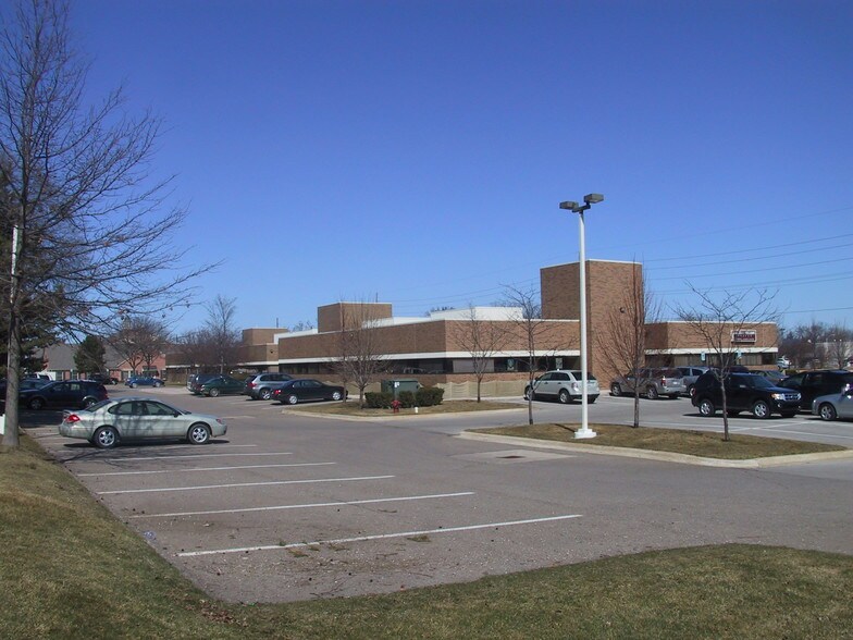 More Photos Of 2900 Union Lake Rd, Commerce Township Office For Sale