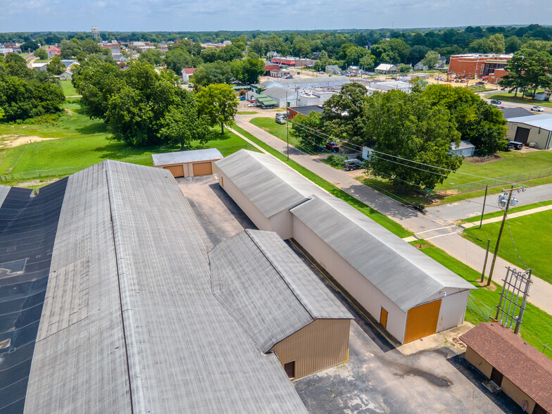 More Photos Of 800 S Wilson Ave, Dunn Industrial For Lease