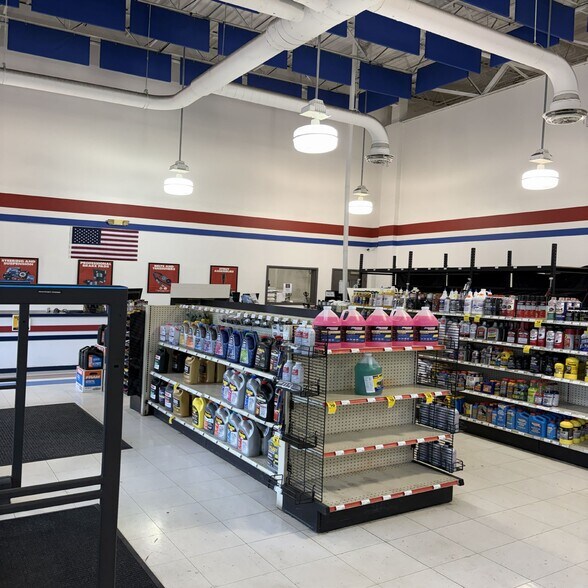 More Photos Of 3633 Valley Pike, Winchester Warehouse For Lease