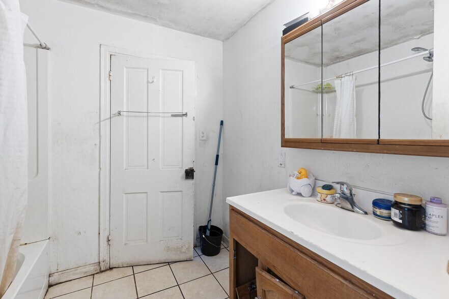 More Photos Of 125 W State St, Kennett Square Apartments For Sale