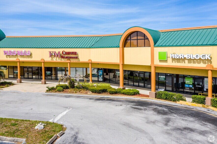 More Photos Of 204-298 E Semoran Blvd, Casselberry General Retail For Lease