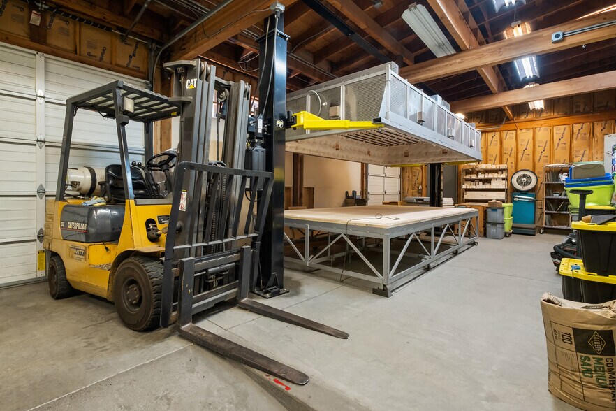 More Photos Of 927 Rainier Ave S, Seattle Manufacturing For Sale