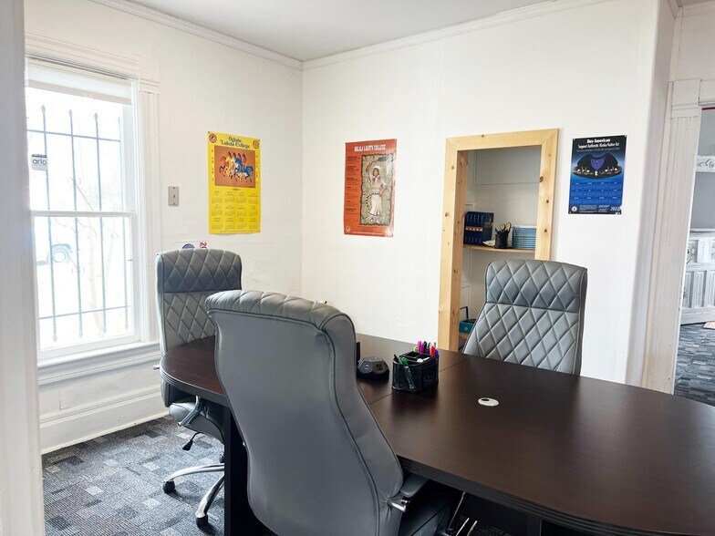 More Photos Of 332 N Main St, Gordon Flex For Sale