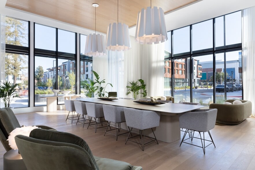 More Photos Of 2580-2590 California St, Mountain View Apartments For Lease