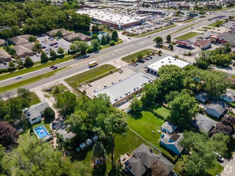 More Photos Of 6800 Kingery Hwy, Willowbrook Unknown For Lease