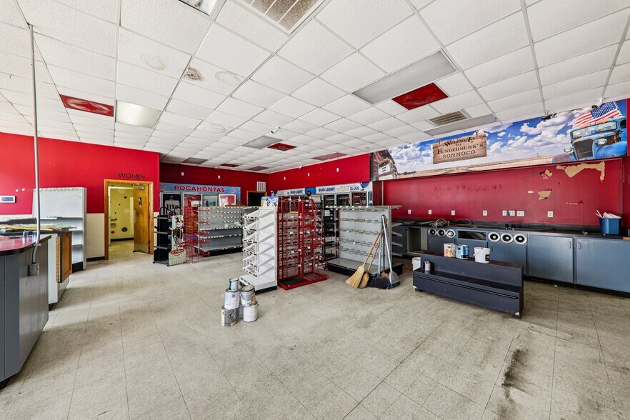 More Photos Of 402 W Johnson St, Pocahontas Flex For Sale