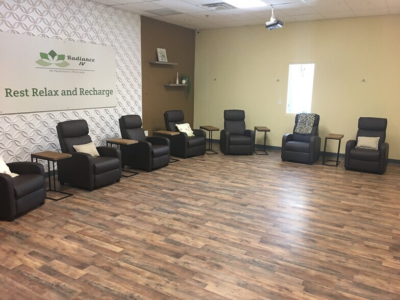 More Photos Of 6506 Old Brick Rd, Windermere General Retail For Lease