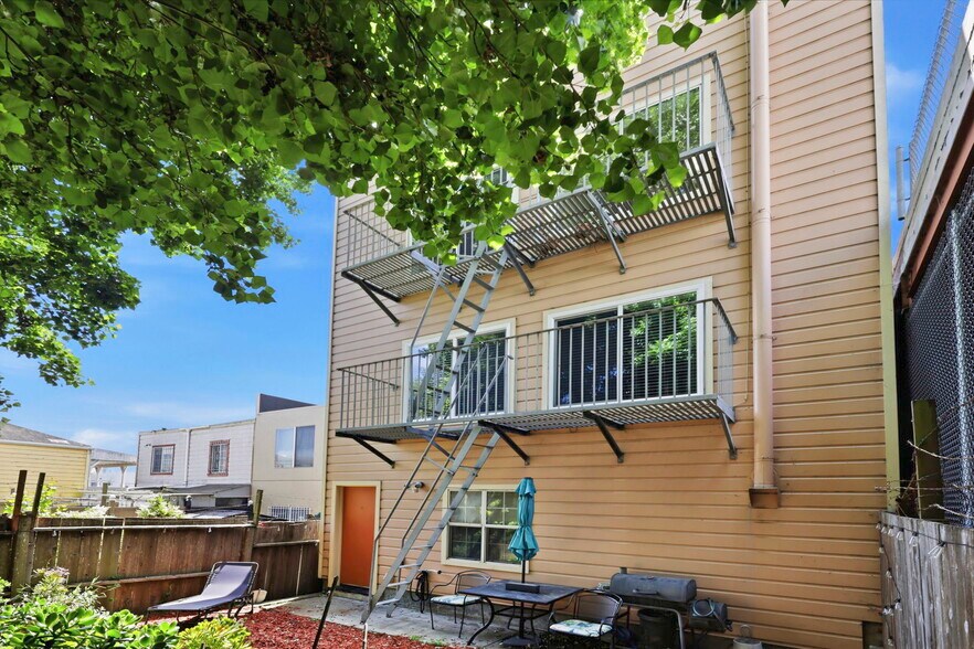 More Photos Of 1678 Wallace Ave, San Francisco Specialty For Sale