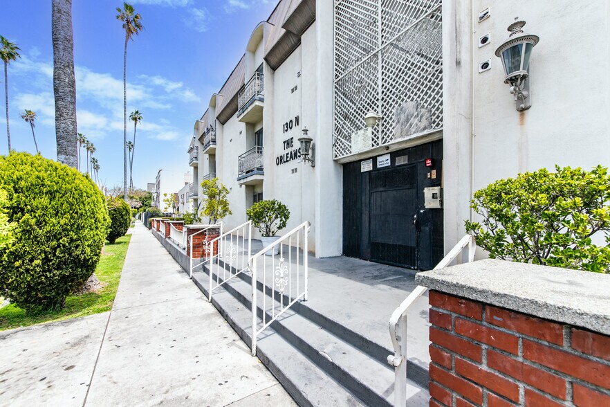 More Photos Of 130 N Alexandria Ave, Los Angeles Apartments For Sale