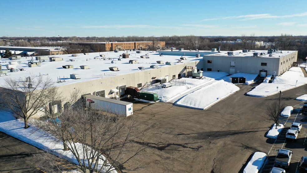More Photos Of 8840-8880 Evergreen Blvd NW, Coon Rapids Manufacturing For Lease