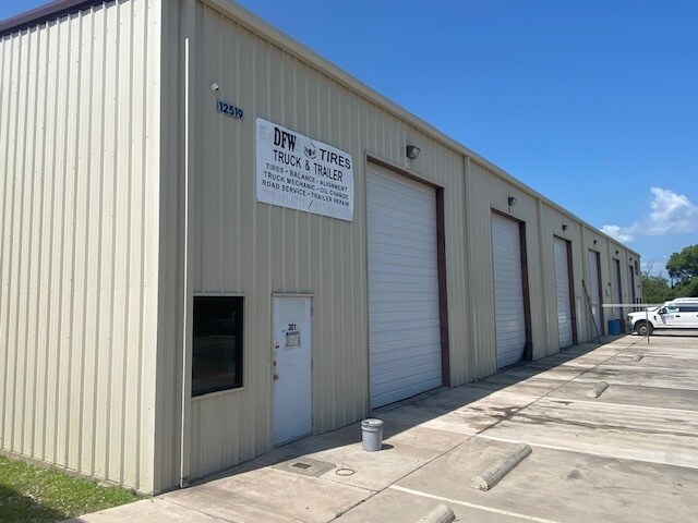 More Photos Of 12519 US-287 BUS, Fort Worth Warehouse For Lease