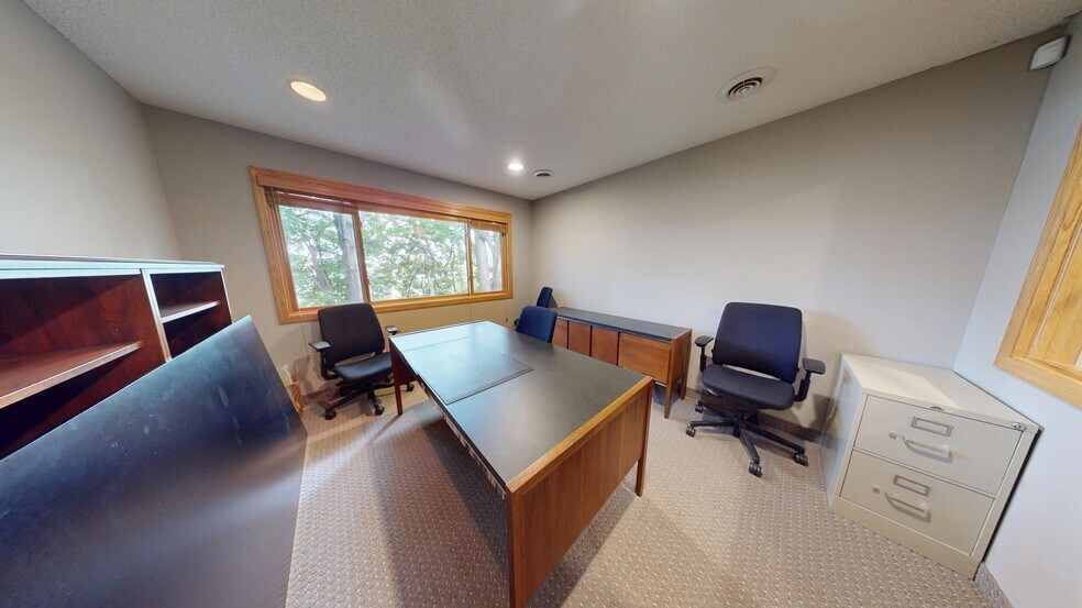More Photos Of 3250-3254 Rice St, Saint Paul Office For Sale