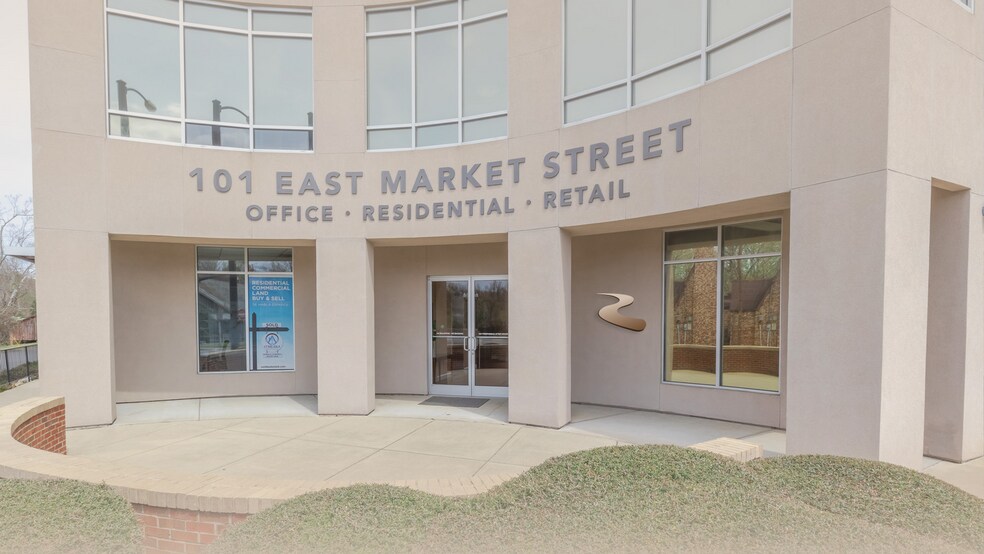 More Photos Of 101 E Market St, Smithfield Office For Lease