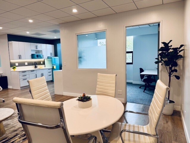 More Photos Of 11965 Venice Blvd, Los Angeles Loft Creative Space For Lease