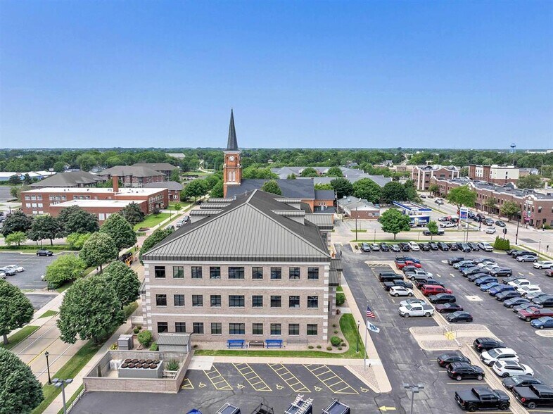 More Photos Of 325 Reid St, De Pere Office For Sale