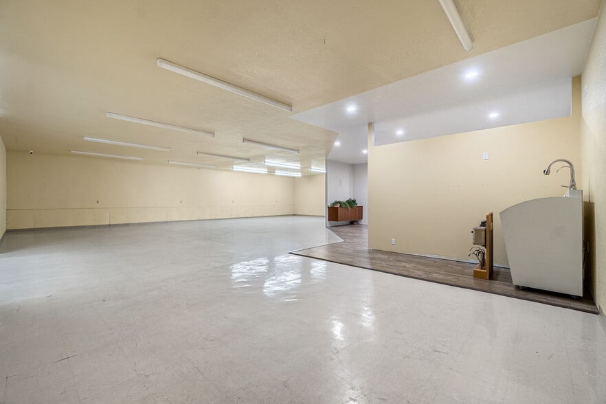 More Photos Of 341 Harris St, Eureka Storefront For Sale