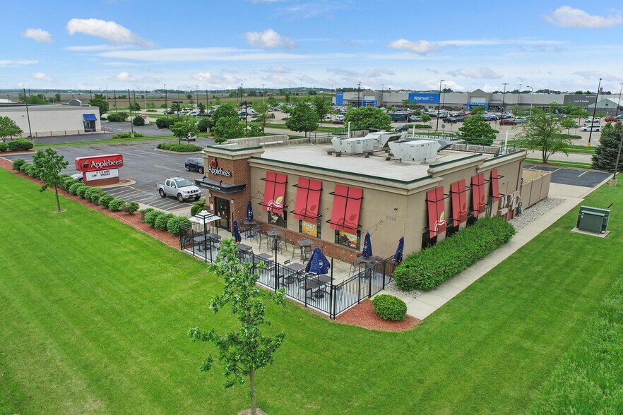 More Photos Of 2126 Gateway Ctr, Belvidere Restaurant For Sale