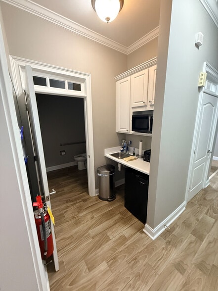 More Photos Of 1275 Shiloh Rd NW, Kennesaw Office For Sale