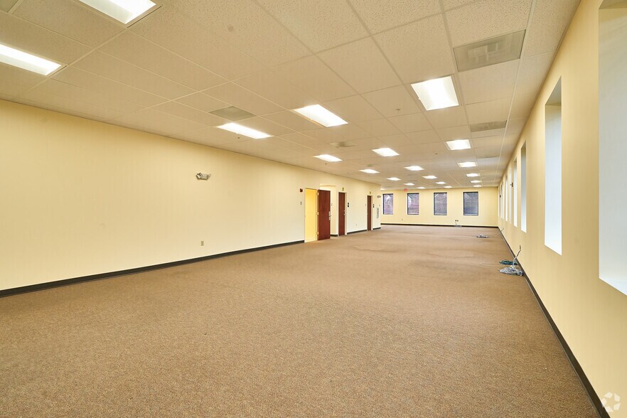 More Photos Of 1050 Key Pky, Frederick Medical For Lease