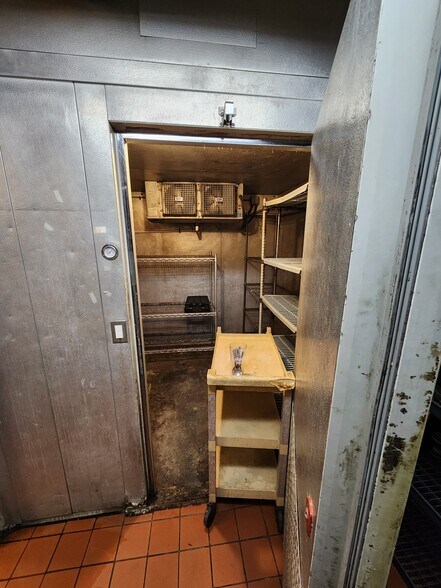 More Photos Of 321 N Main St, Hendersonville Restaurant For Lease