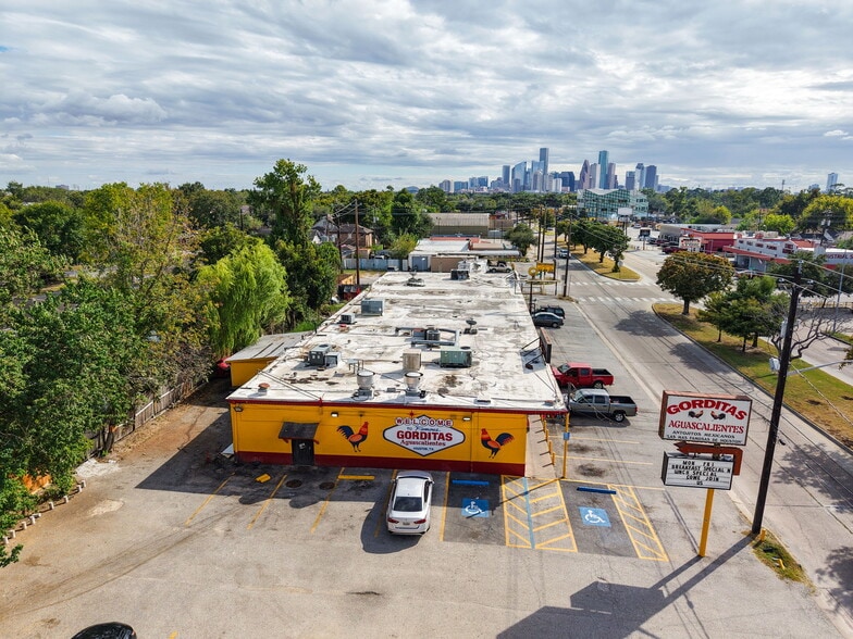 More Photos Of 3806 Irvington Blvd, Houston Freestanding For Sale