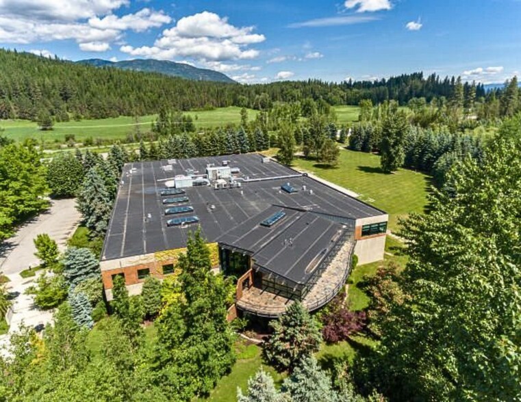 More Photos Of 25820 Highway 2, Sandpoint Flex For Lease