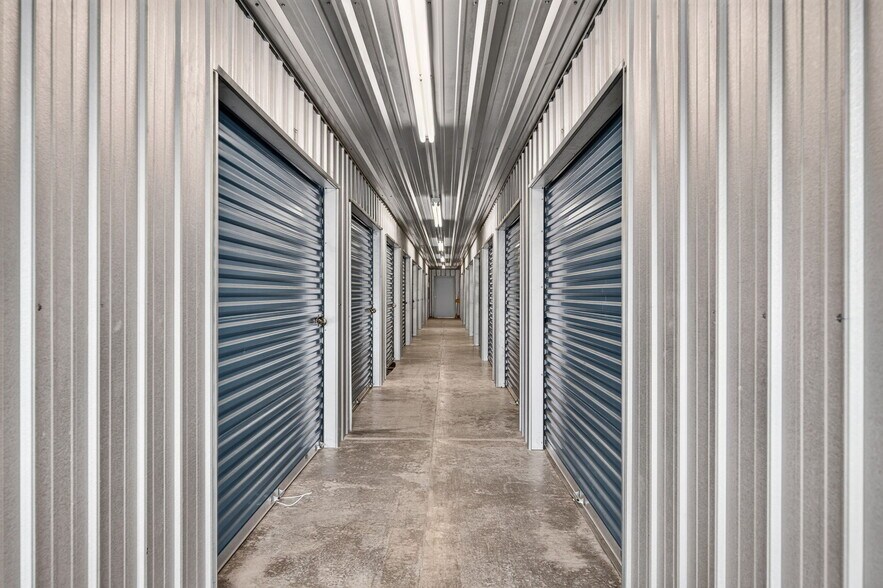 More Photos Of 110 Woodlands Cir, Crossville Self Storage For Sale