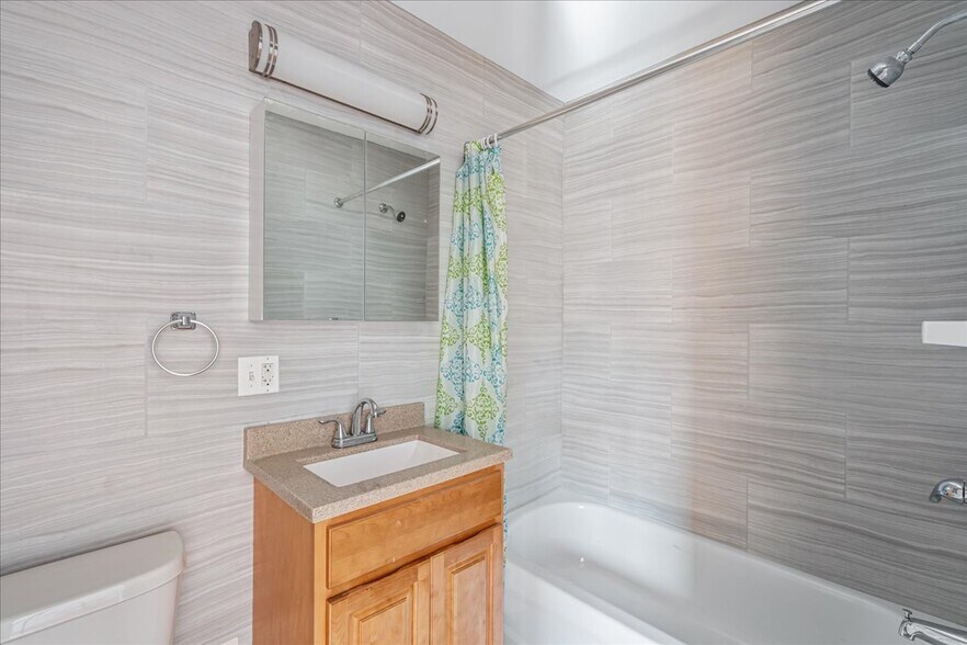 More Photos Of 37 Jewel St, Brooklyn Apartments For Sale