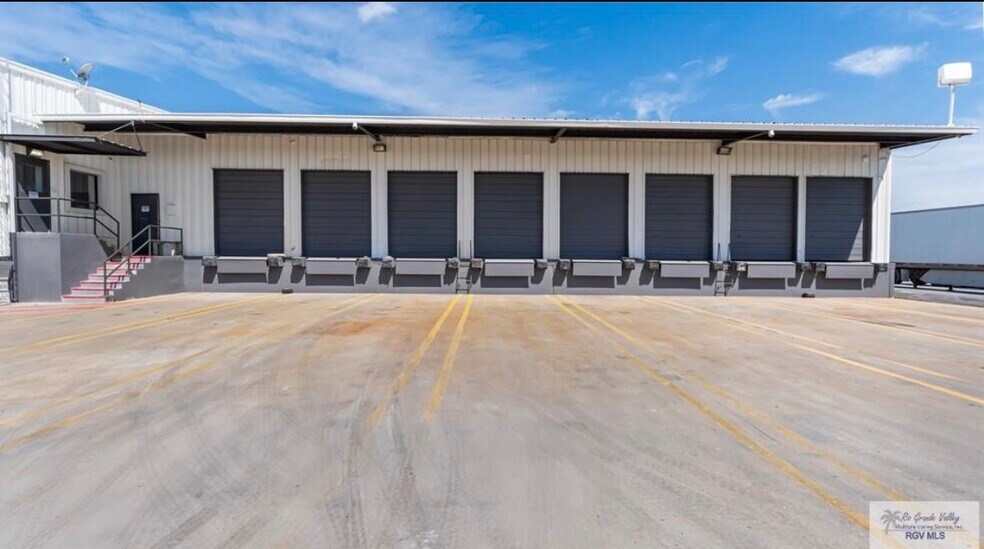 More Photos Of 1605 Military Rd, Brownsville Distribution For Lease