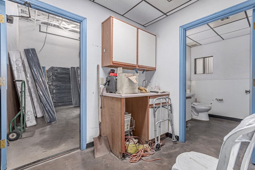 More Photos Of 6016 N 57th Ave, Glendale Warehouse For Sale