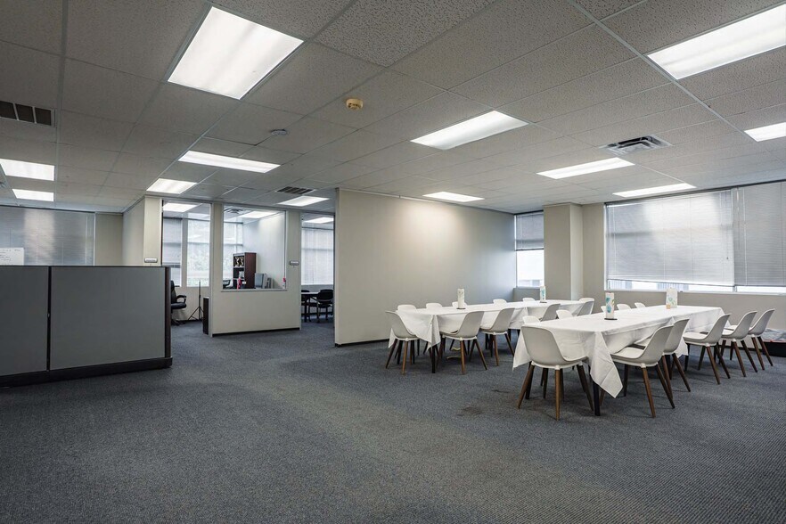 More Photos Of 15310 Park Row, Houston Office For Sale
