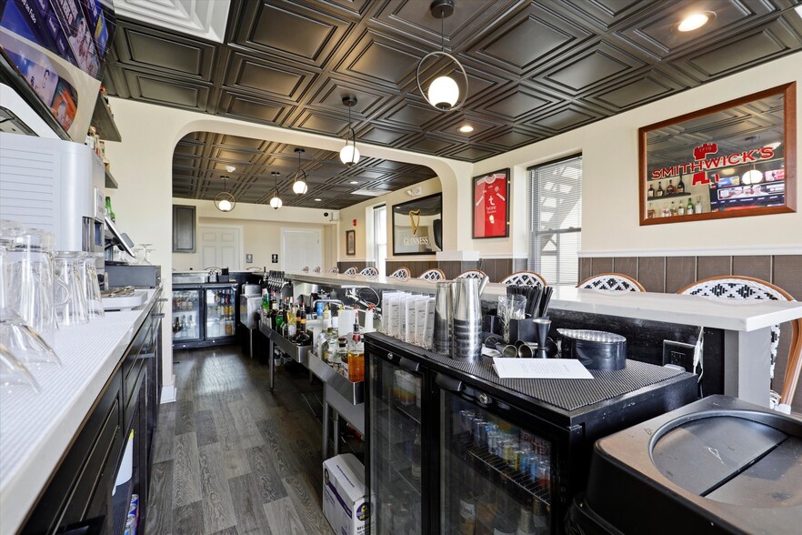 More Photos Of 641 Old Elm St, Conshohocken Bar For Sale