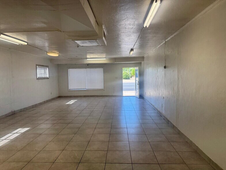More Photos Of 929-931 E Indian School Rd, Phoenix Freestanding For Lease
