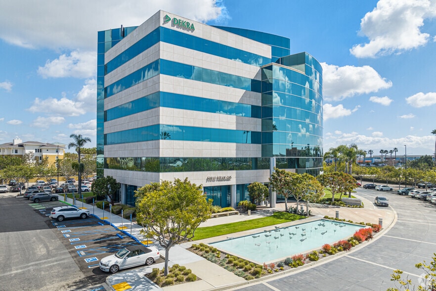 More Photos Of 1000 Town Center Dr, Oxnard Office For Lease