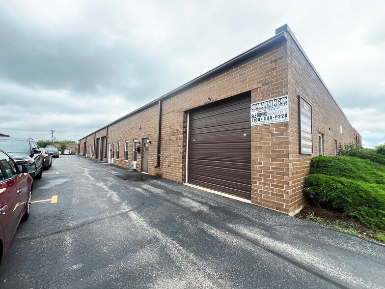 Primary Photo Of 225 James St, Bensenville Warehouse For Lease