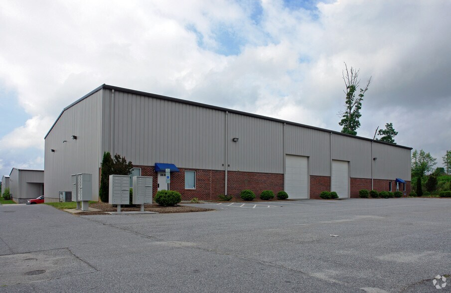 More Photos Of 336 Habersham Rd, High Point Unknown For Lease