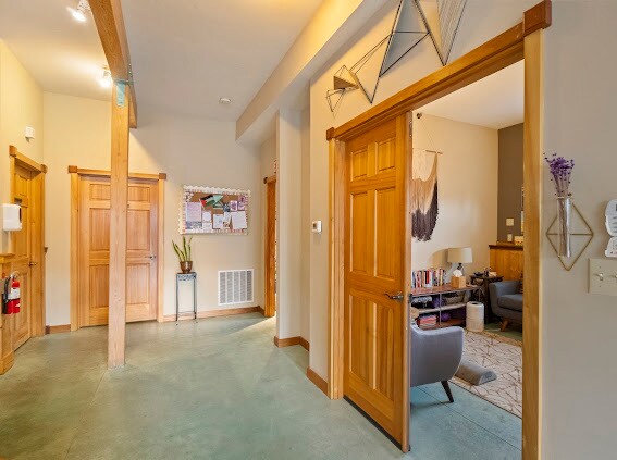 More Photos Of 338 NW 85th St, Seattle Office For Sale