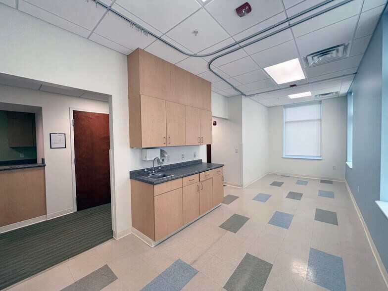 More Photos Of 120 Washington St, Rochester Office For Lease