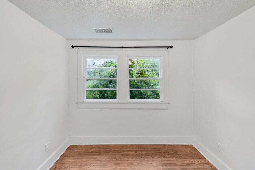 More Photos Of 1507 Sumner Ave, Charleston Office Residential For Sale