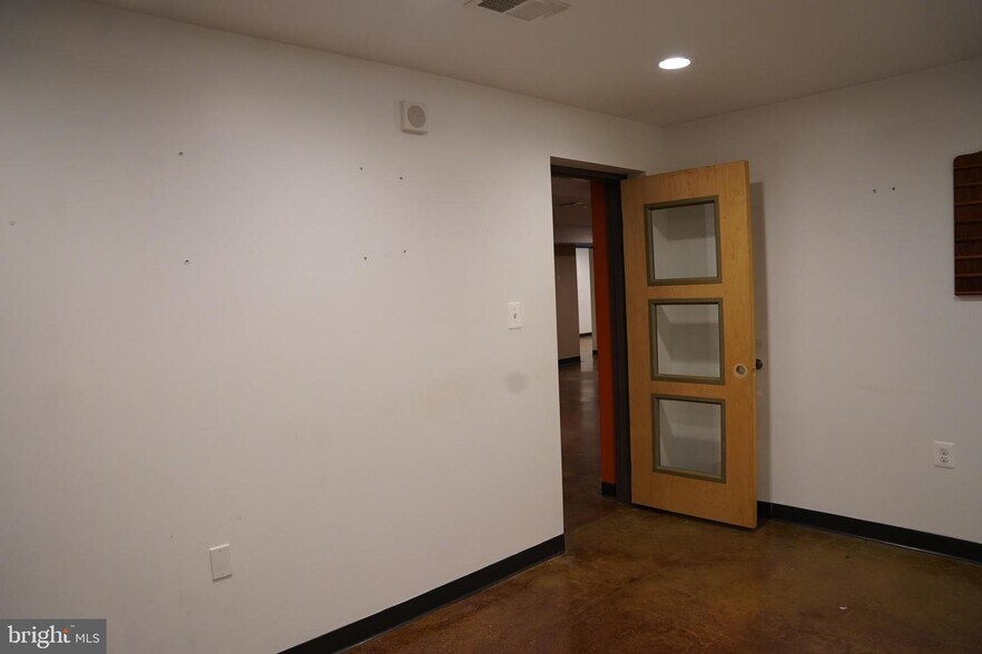 More Photos Of 7595 Martinsburg Pike, Shepherdstown Office For Sale