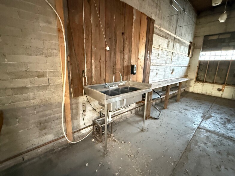 More Photos Of 1009 W Grand Ave, Phoenix Auto Repair For Sale