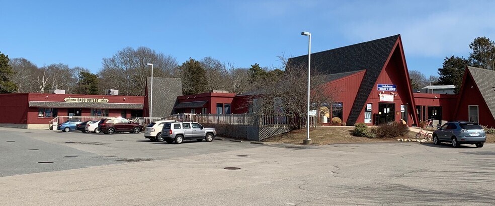 More Photos Of 316 Main St, West Yarmouth Unknown For Lease