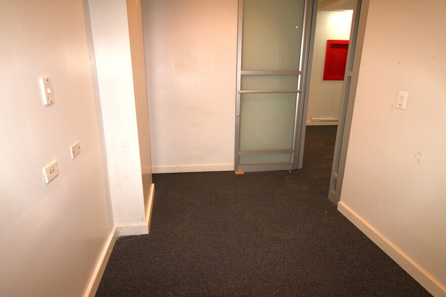 More Photos Of 98 Harmon Cove Tower, Secaucus Apartments For Lease