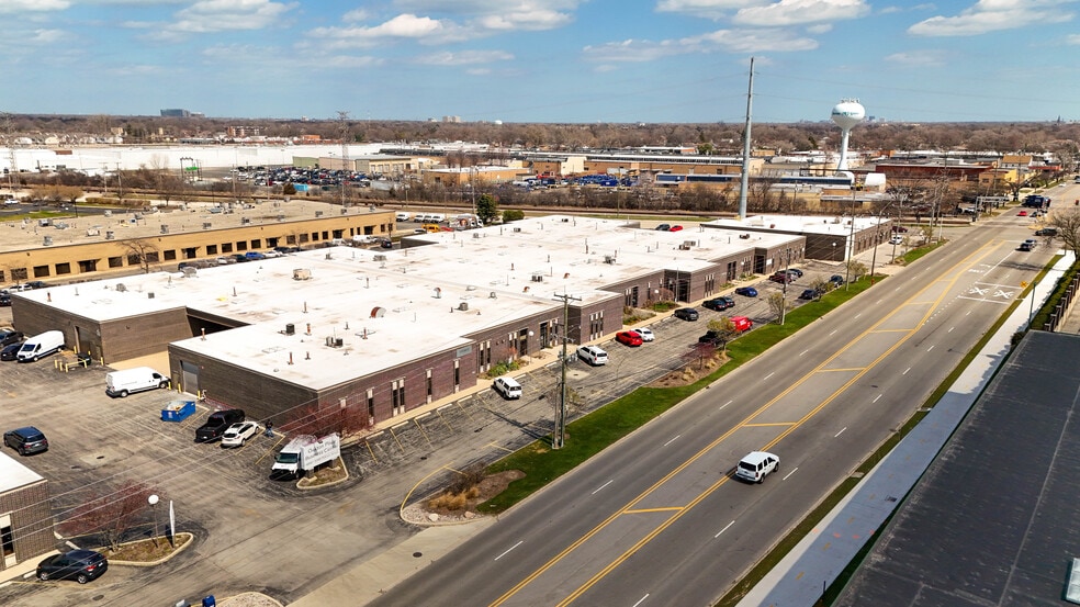 More Photos Of 6200-6288 Oakton St, Morton Grove Unknown For Lease