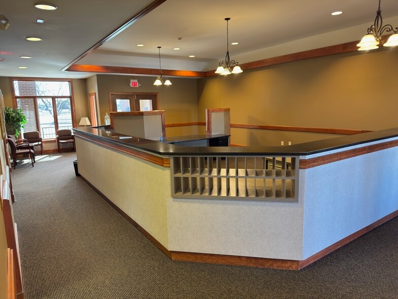More Photos Of 2941 Greenbriar Dr, Springfield Office For Sale